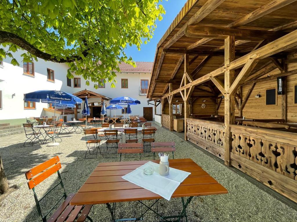Landgasthaus Zur Linde Pleiskirchen Exterior photo